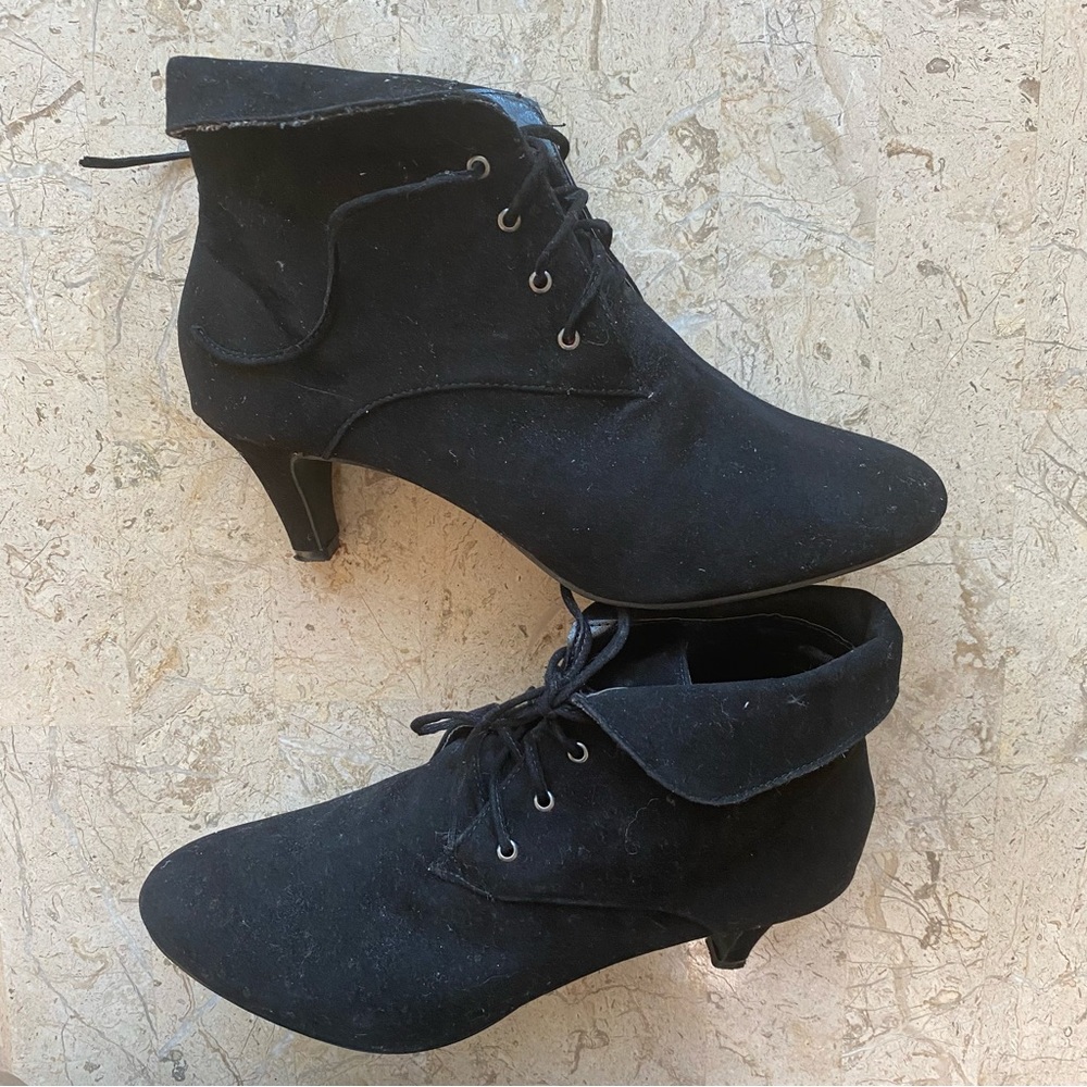 Black Faux Suede Ankle Boots Almond Toe Medium Heel FD4 Size 6.5